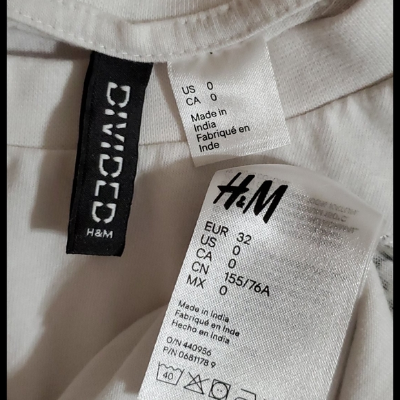 DIVIDED H & M 'Original' graphic tee white short sleeve top sz.sm/med Limited - Picture 4 of 6